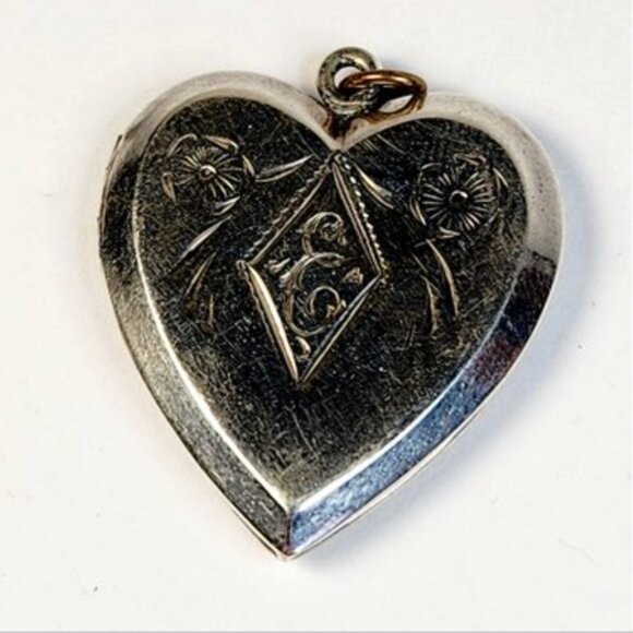 Vintage Silver Tone Masonic Heart Locket Pendant - Picture 3 of 7